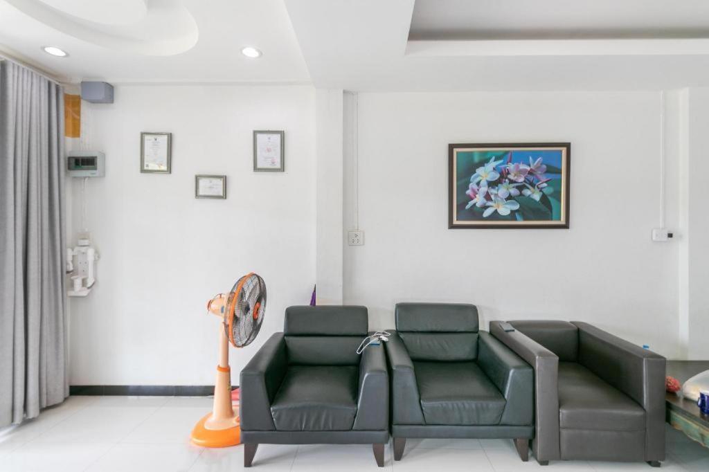 Oyo 75305 T Park Pak Chong Hotel Mu Si Ngoại thất bức ảnh