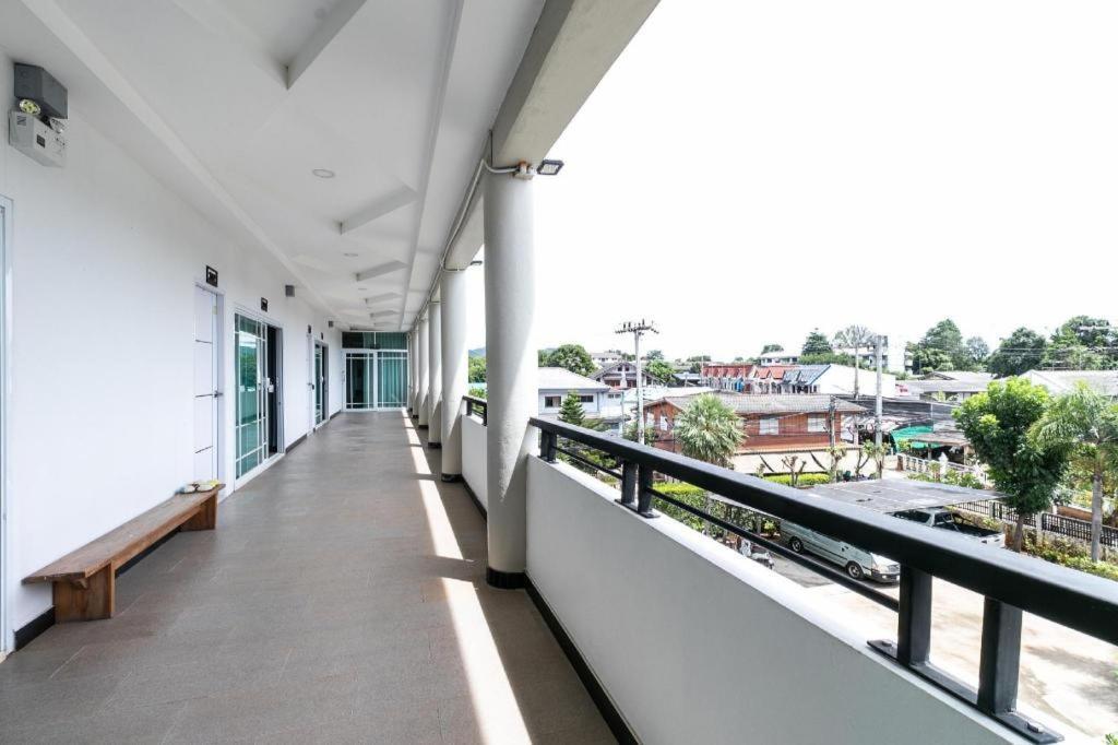 Oyo 75305 T Park Pak Chong Hotel Mu Si Ngoại thất bức ảnh