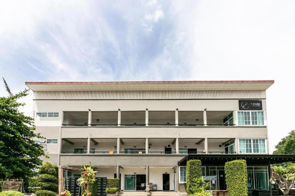 Oyo 75305 T Park Pak Chong Hotel Mu Si Ngoại thất bức ảnh
