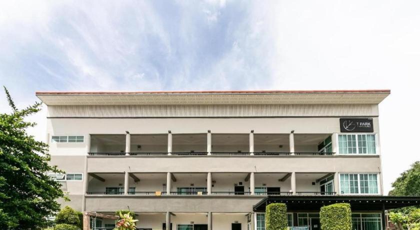 Oyo 75305 T Park Pak Chong Hotel Mu Si Ngoại thất bức ảnh