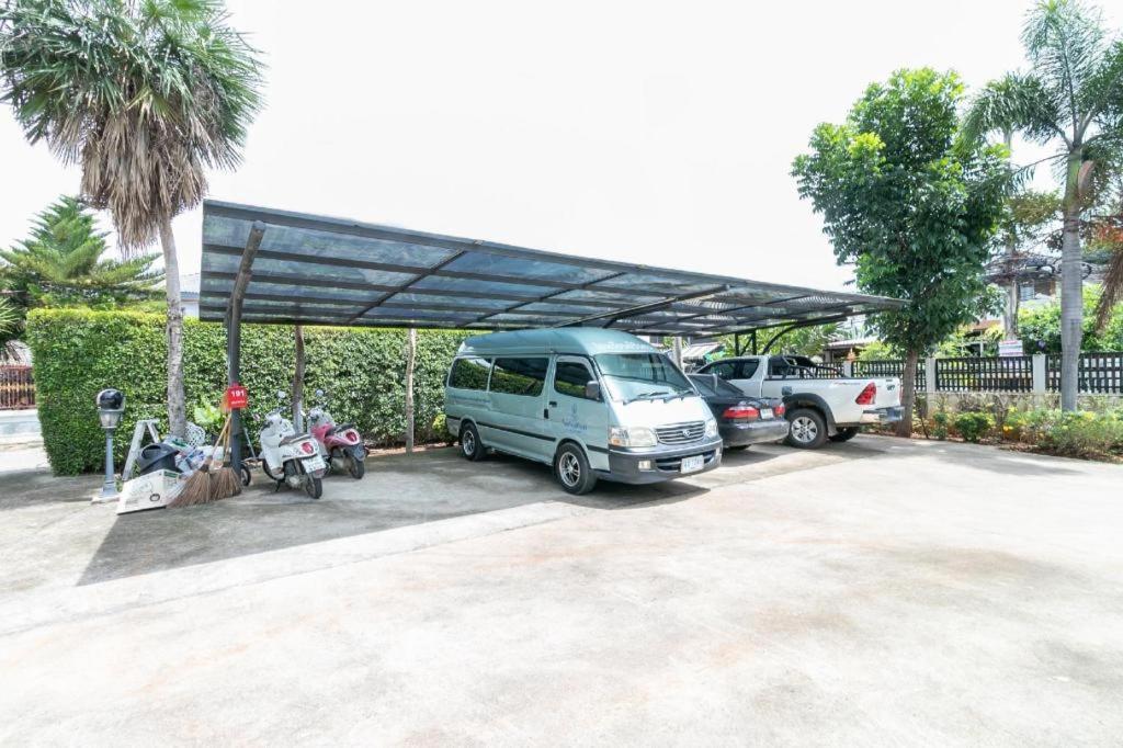 Oyo 75305 T Park Pak Chong Hotel Mu Si Ngoại thất bức ảnh